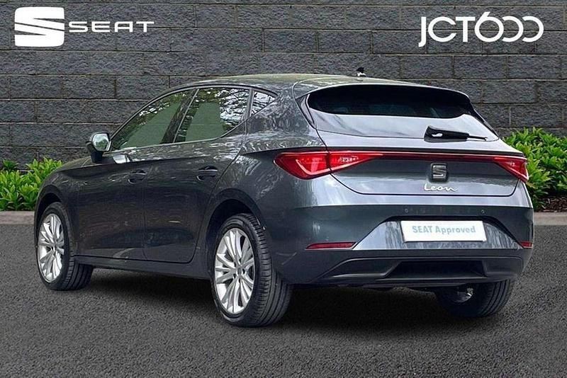 Second-hand Seat Leon SE Dynamic 108 CP (79 kW) 2022 Gri Hatchback