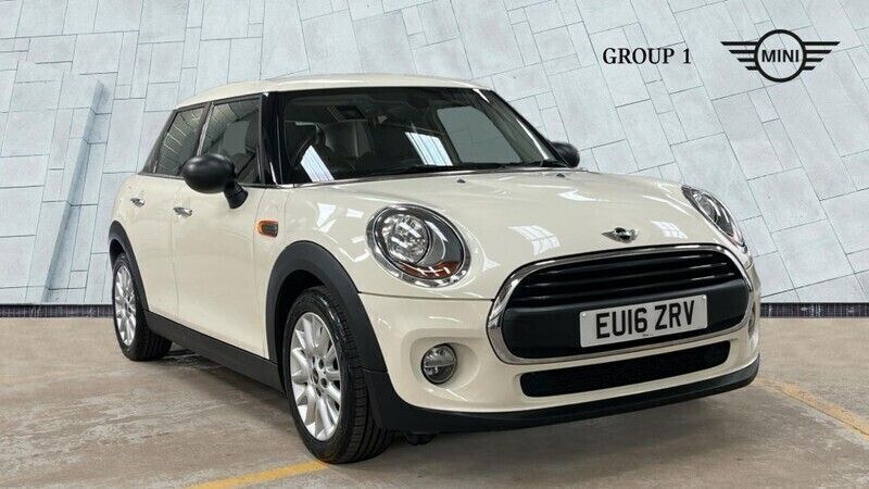 Pepper white Used 2016 Mini ONE Hatch Hatchback | £9,995 (Fair price) - Image 1/4