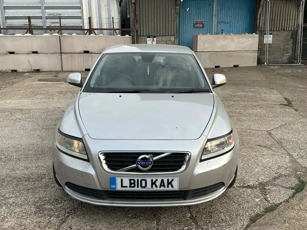 Used Volvo S40 SE 2010 Silver Sedan