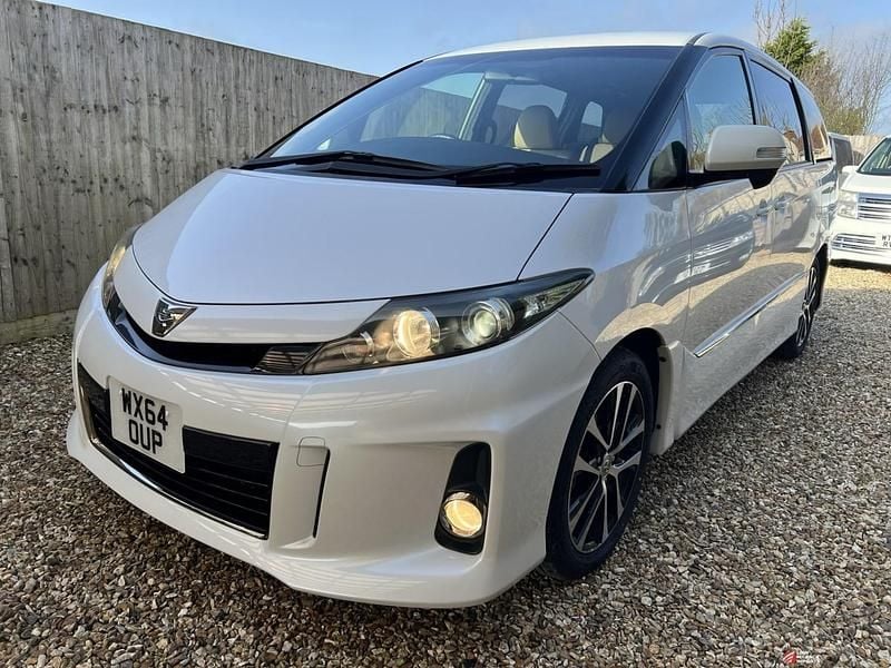 Used Toyota Estima Edition 2014 White MPV