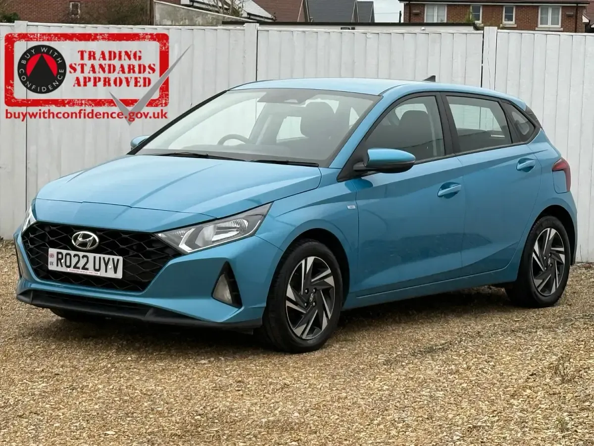 Used Hyundai i20 SE 100 HP (73 kW) 2022 Turquoise Hatchback