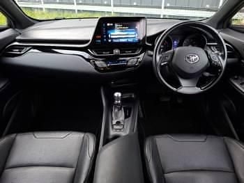 Used Toyota C-HR 122 HP (89 kW) 2018 White SUV