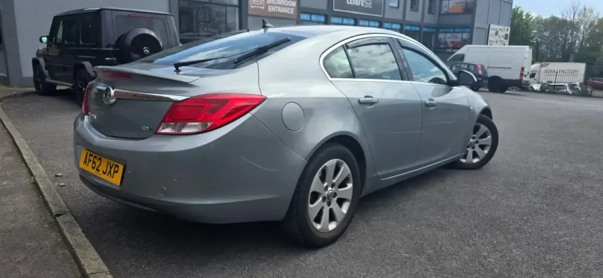 Second-hand Vauxhall Insignia SRi 2012 Argintiu Hatchback