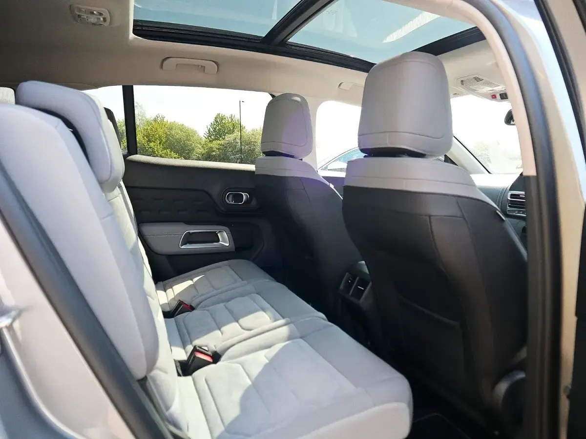 Used Citroën C5 Aircross PureTech 134 HP (98 kW) 2024 Cumulus grey SUV