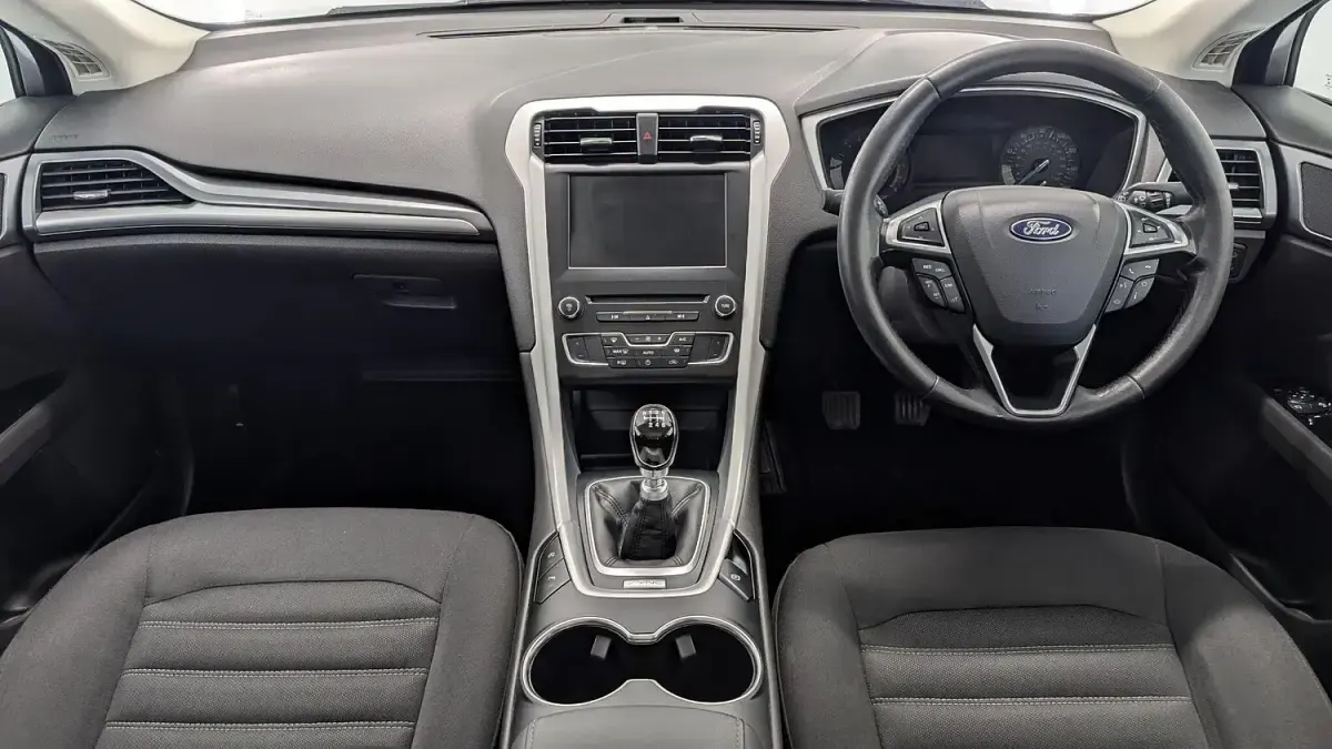 Used Ford Mondeo Zetec 150 HP (110 kW) 2019 Silver Hatchback