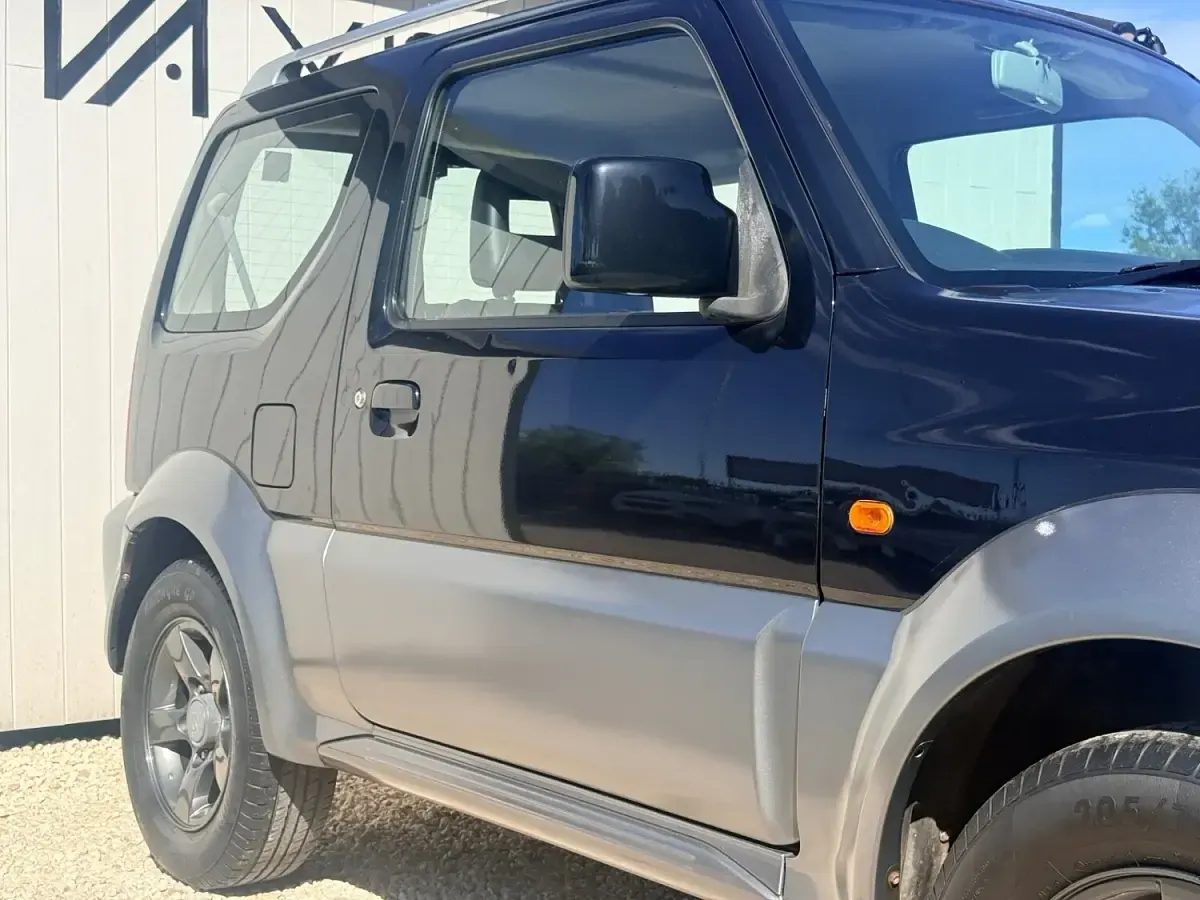Used Suzuki Jimny 85 HP (62 kW) 2006 Black SUV