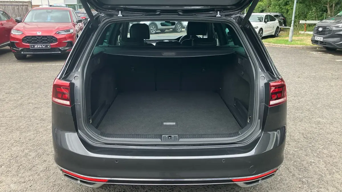Used VW Passat R-line 150 HP (110 kW) 2022 Grey Estate