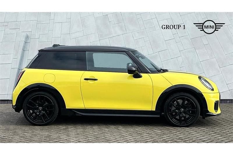 New Mini Cooper Sport 150 kW (204 HP) 2025 Yellow Hatchback