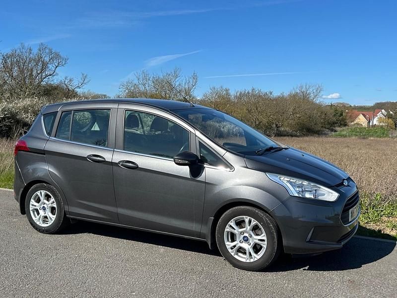Used Ford B-MAX Zetec 90 HP (66 kW) 2017 Grey MPV