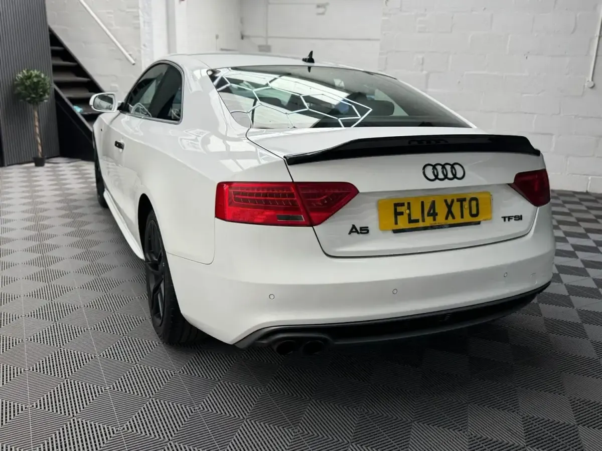 Second-hand Audi A5 S-Line 170 CP (125 kW) 2014 Alb Coupe