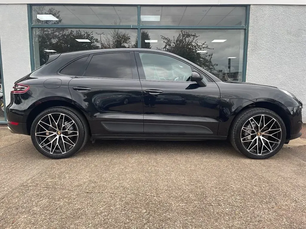 Used Porsche Macan 258 HP (189 kW) 2015 Black SUV