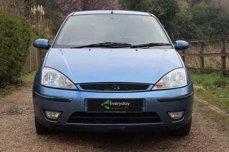 Used Ford Focus Ghia 100 HP (73 kW) 2003 Blue Hatchback