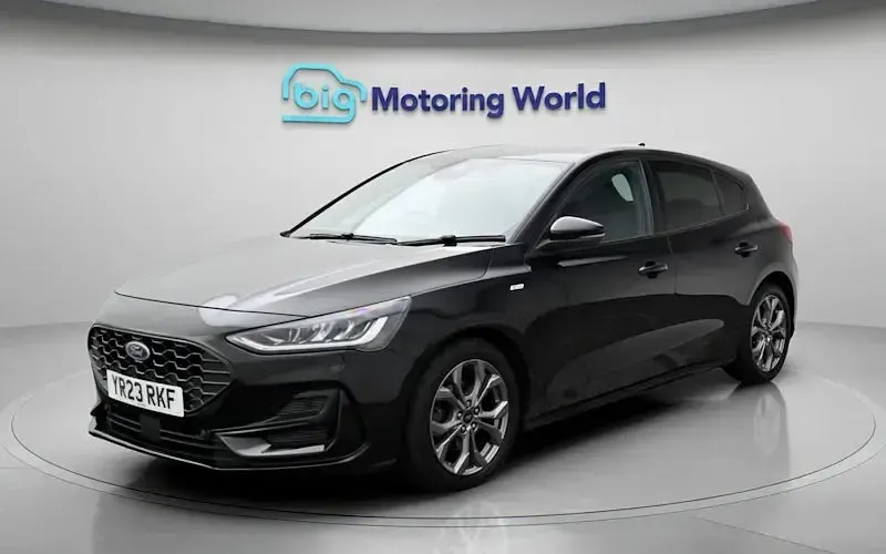 Used Ford Focus ST-Line 125 HP (91 kW) 2023 Black Hatchback