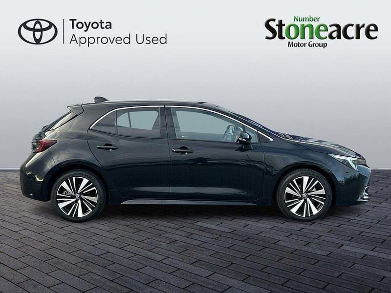 Used Toyota Corolla Design 140 HP (102 kW) 2025 Black Hatchback