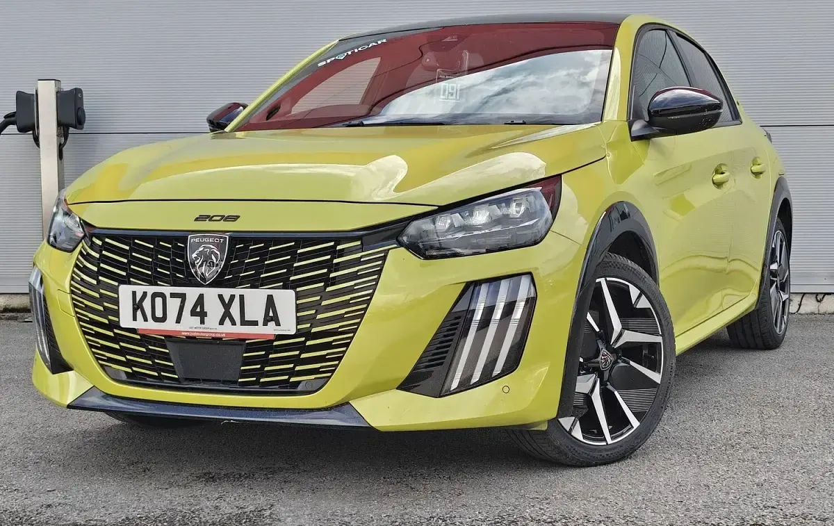Used Peugeot 208 GTi 99 HP (72 kW) 2025 Yellow Hatchback