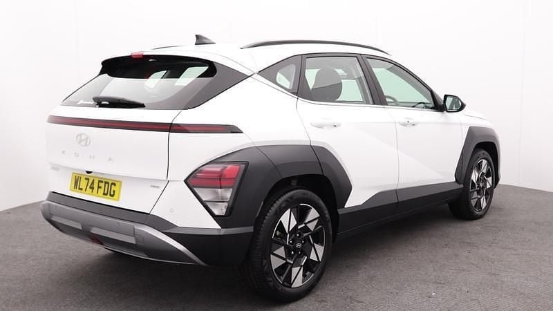 Used Hyundai Kona Advanced 2025 White SUV
