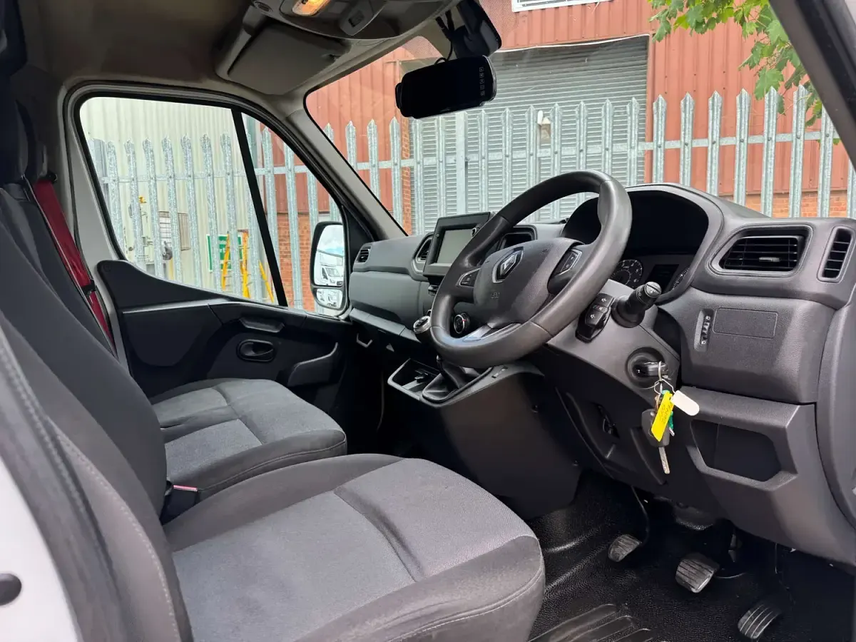 Used Renault Master 2022 White MPV