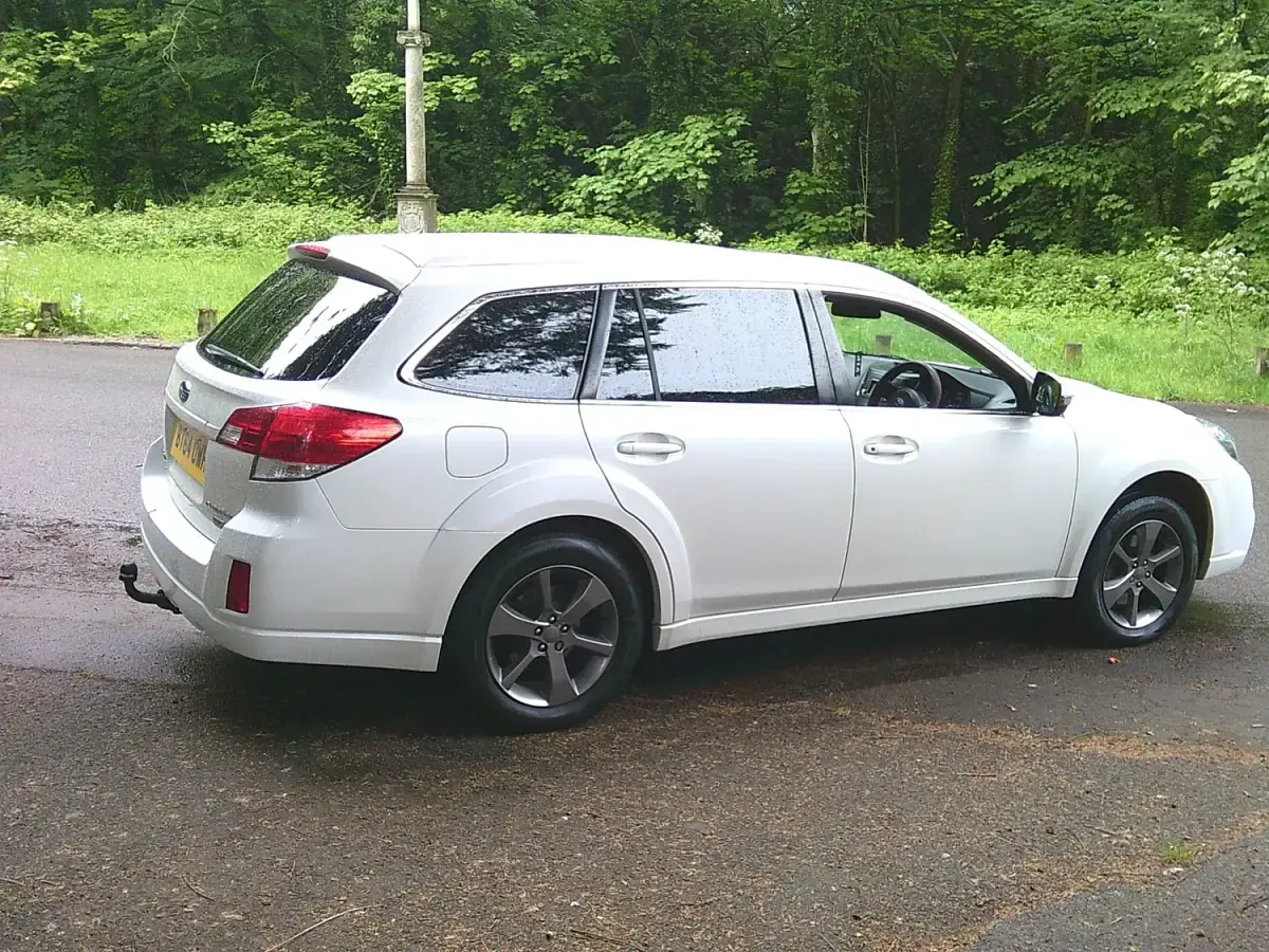 Used Subaru Outback 150 HP (110 kW) 2014 White Estate