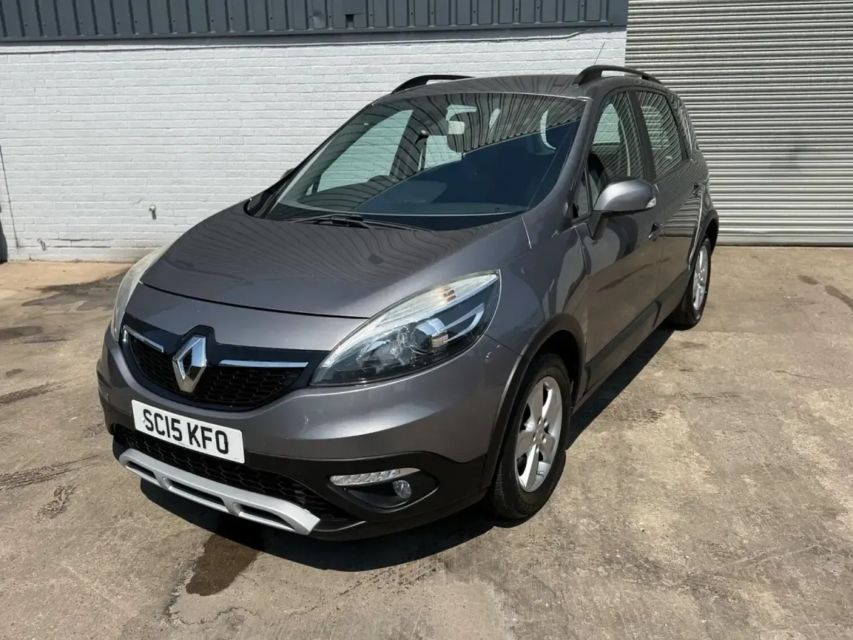 Used Renault Scénic III Dynamique 110 HP (80 kW) 2015 Grey MPV