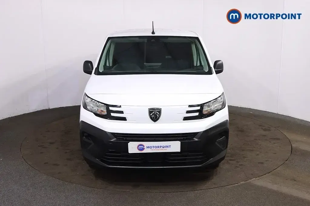 Second-hand Peugeot Partner 2025 Alb Monovolum