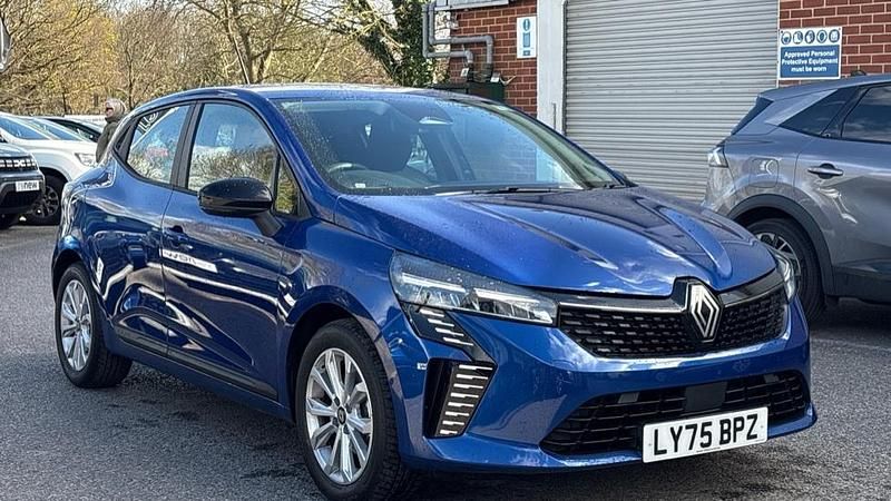 New Renault Clio V Evolution 143 HP (105 kW) 2025 Special metallic  iron blue  Hatchback