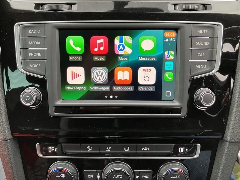 Used VW Golf VII R 300 HP (220 kW) 2016 Red Estate