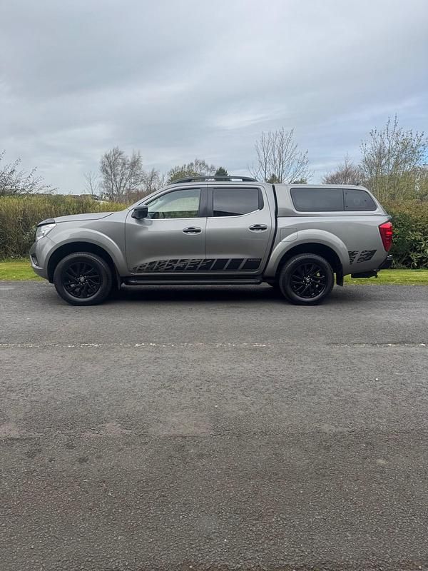 Used Nissan Navara Tekna 188 HP (138 kW) 2018 Grey Pickup