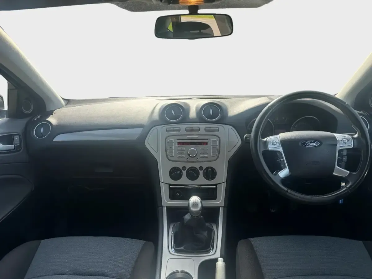 Second-hand Ford Mondeo 145 CP (106 kW) 2009 Negru Hatchback