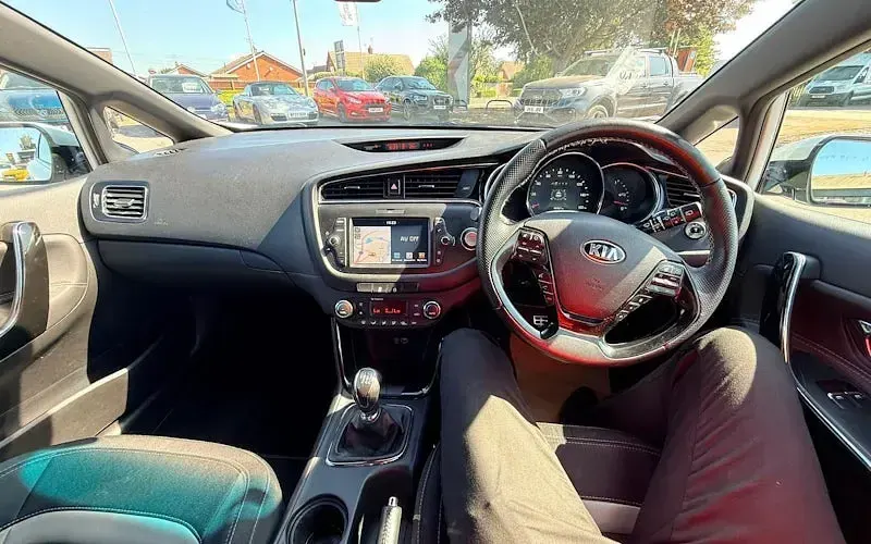 Used Kia ProCeed GT-Line 120 HP (88 kW) 2017 White Hatchback