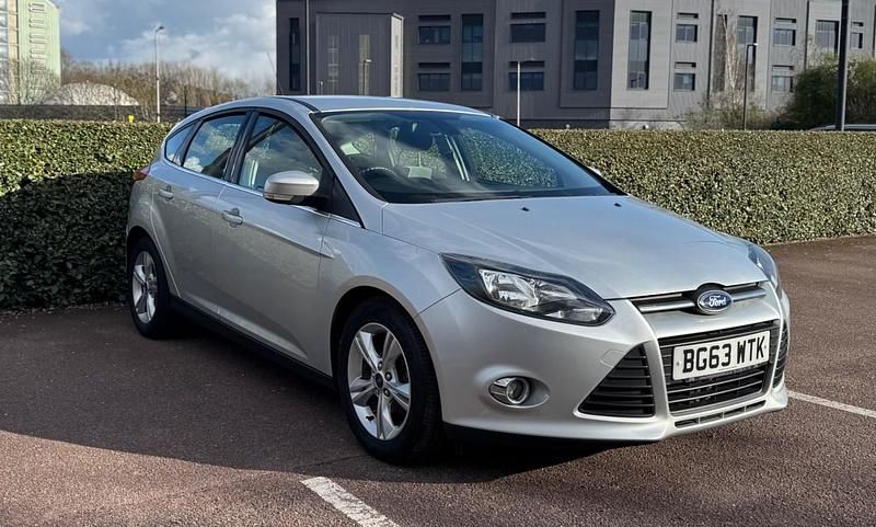Used Ford Focus Zetec 115 HP (84 kW) 2013 Silver Hatchback