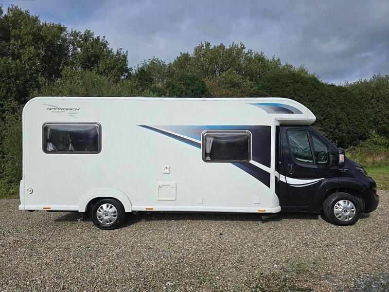Begagnad Peugeot Boxer 2016 Grå Van