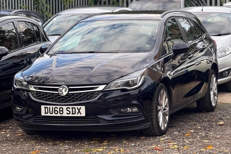 Used Vauxhall Astra Design Edition 105 HP (77 kW) 2018 Estate