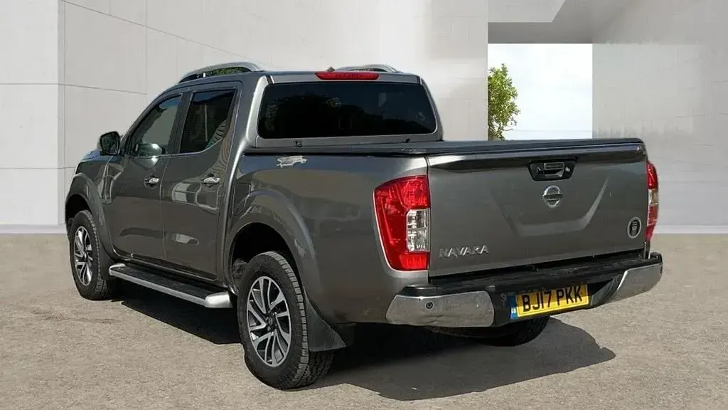 Used Nissan Navara Tekna 2017 Grey Pickup
