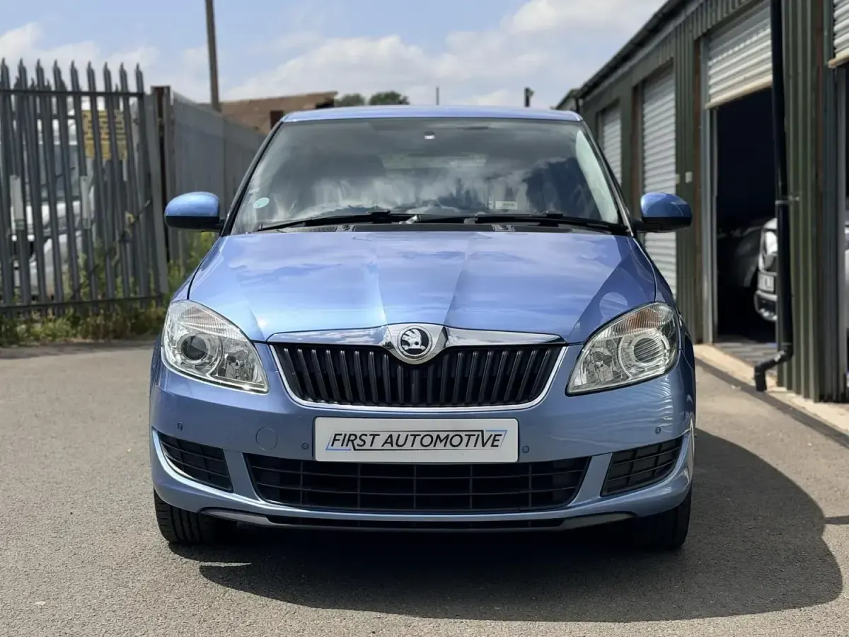 Used Skoda Fabia SE 69 HP (50 kW) 2013 Blue Hatchback