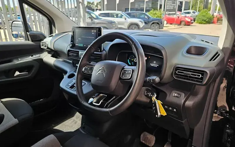 Used Citroën e-Berlingo XTR 100 kW (136 HP) 2023 Black MPV