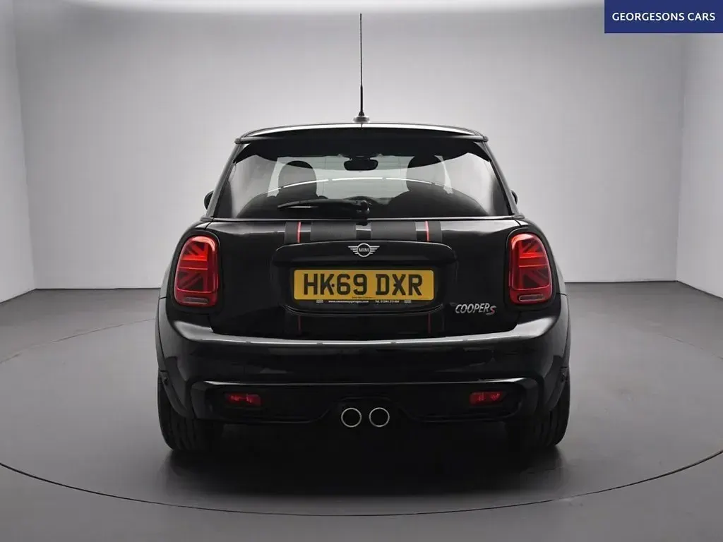 Used Mini Cooper S Classic 192 HP (141 kW) 2019 Black Hatchback