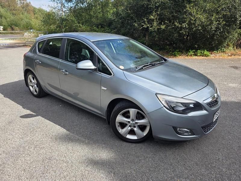 Silver Used 2011 Vauxhall Astra SRi Hatchback | £1,695 (Good price) - Image 1/4