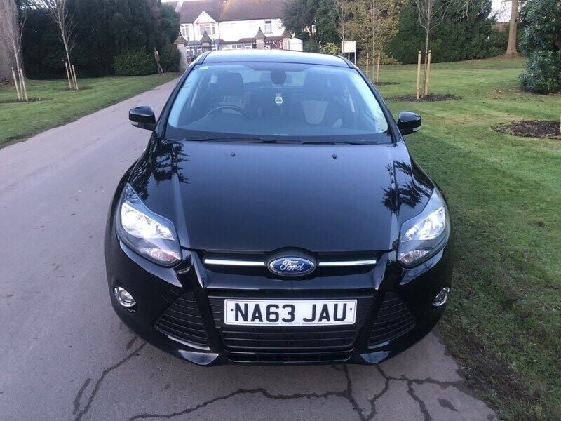 Black Used 2013 Ford Focus Zetec Hatchback | £2,700 - Image 1/4