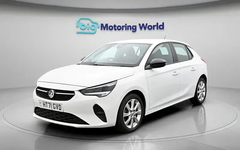 Second-hand Vauxhall Corsa Edition 75 CP (55 kW) 2022 Alb Hatchback