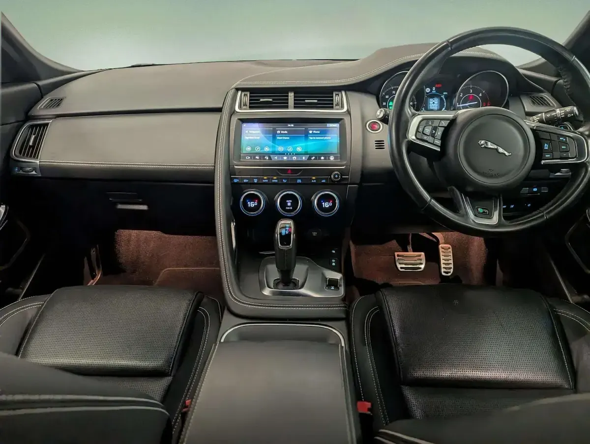 Used Jaguar E-Pace R-Dynamic 180 HP (132 kW) 2018 White SUV