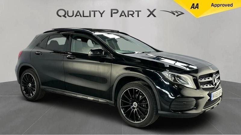 Black Used 2020 Mercedes GLA200 AMG line SUV | £17,600 (Good price) - Image 1/4