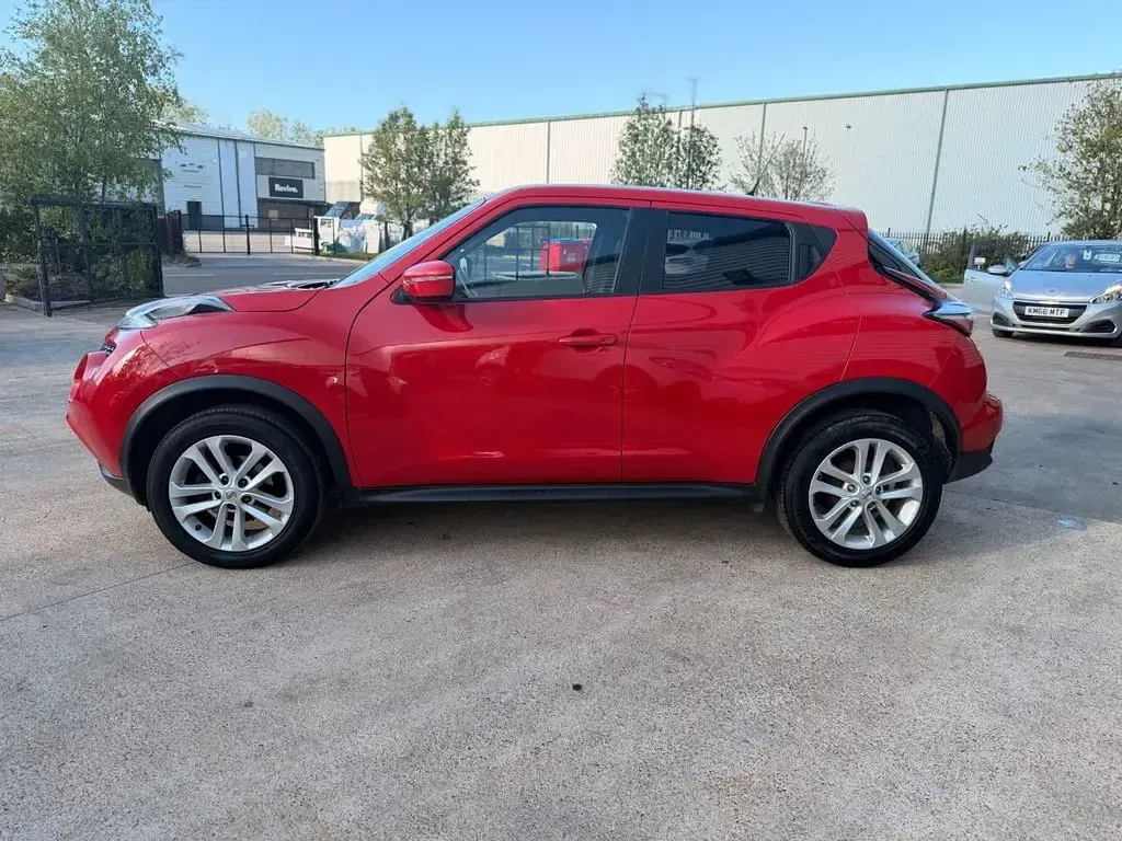 Used Nissan Juke N-Connecta 115 HP (84 kW) 2017 Red SUV