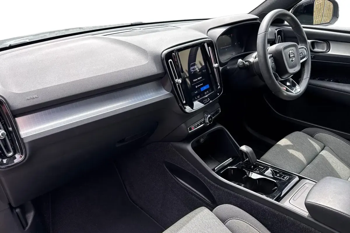 Used Volvo XC40 Plus 197 HP (144 kW) 2024 Grey SUV