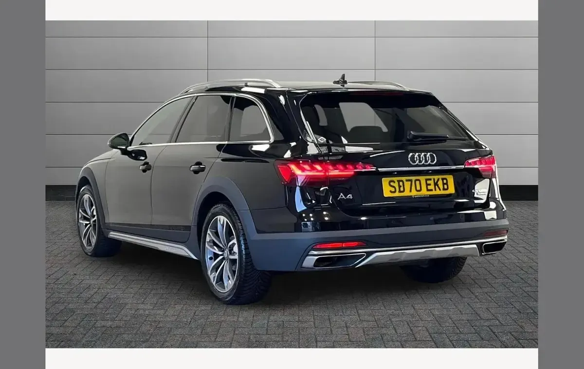 Used Audi A4 Allroad Sport 245 HP (180 kW) 2020 Mythos black Estate