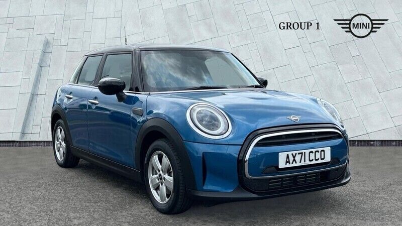 Blue Used 2022 Mini Cooper Classic Hatchback | £16,550 (Fair price) - Image 1/4