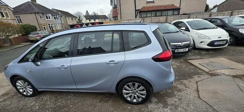 Used Vauxhall Zafira 140 HP (102 kW) 2015 Silver MPV