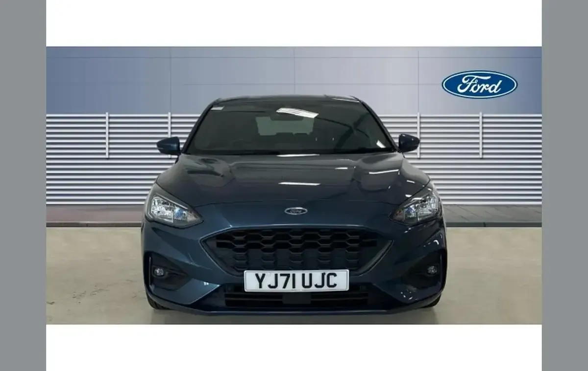 Used Ford Focus ST-Line 117 HP (86 kW) 2021 Blue Hatchback
