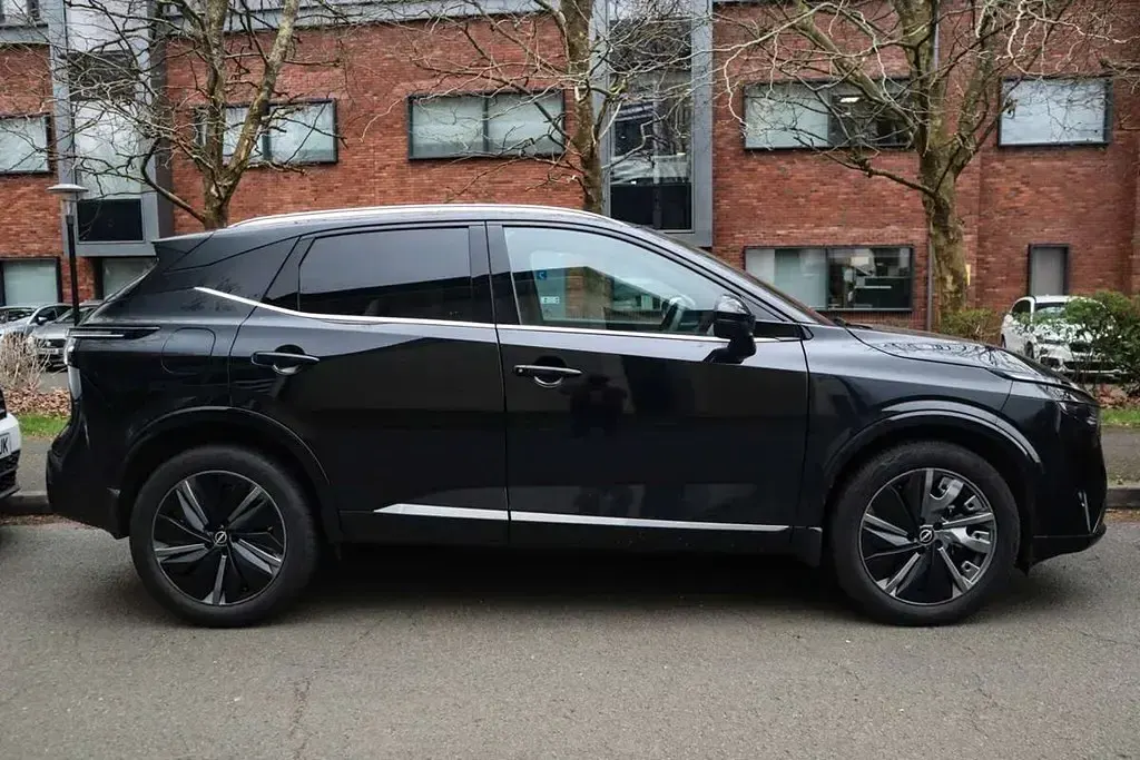 Used Nissan Qashqai Tekna 138 HP (101 kW) 2025 Black SUV