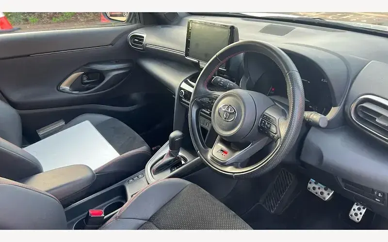 Used Toyota Yaris Cross Sport 116 HP (85 kW) 2023 Grey SUV