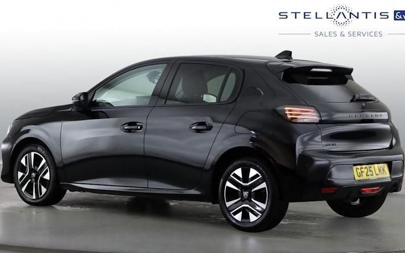 Used Peugeot 208 Allure 101 HP (74 kW) 2025 Hatchback